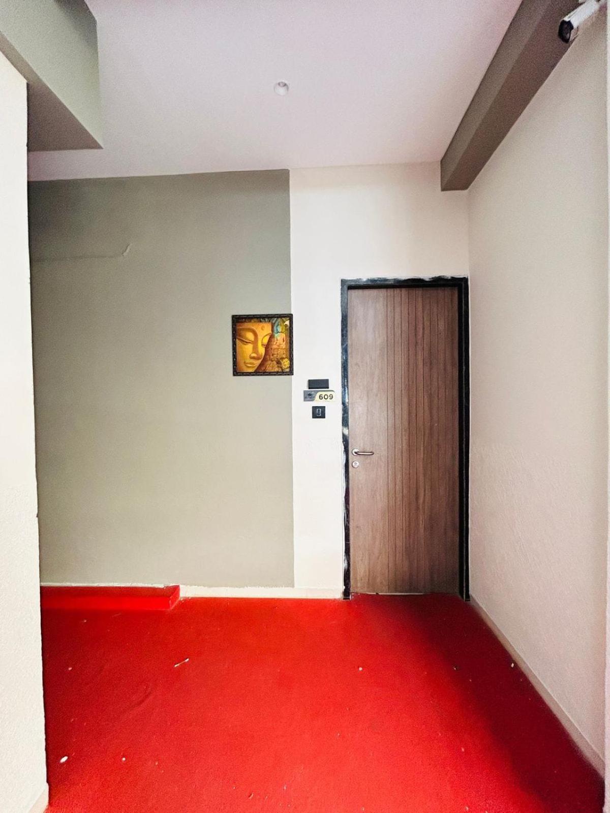 Hotel Gold Palace Inn Surat Exterior photo